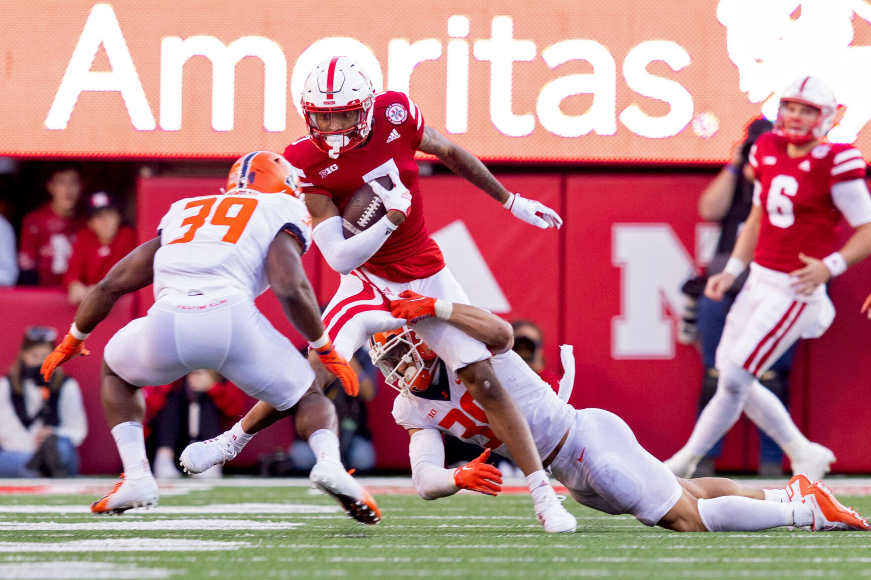 103022-owh-spo-nebraskaillinois-em18.jpg